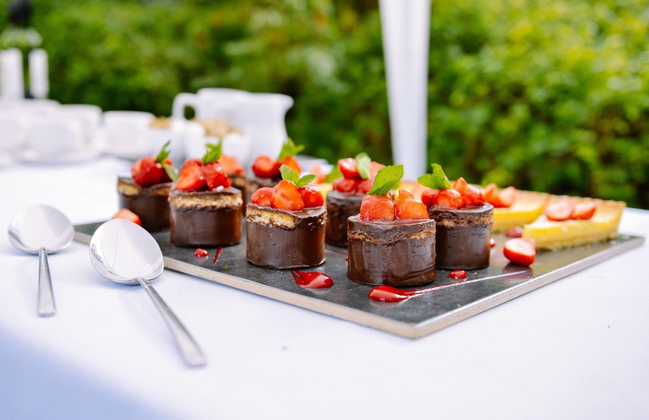 eating, dessert, chocolate, strawberry, small, cakes, treats, sweet, snack, delicious, tasty, nutrition, catering, banquet, buffet, prepared, catering, catering, catering, catering, catering, buffet